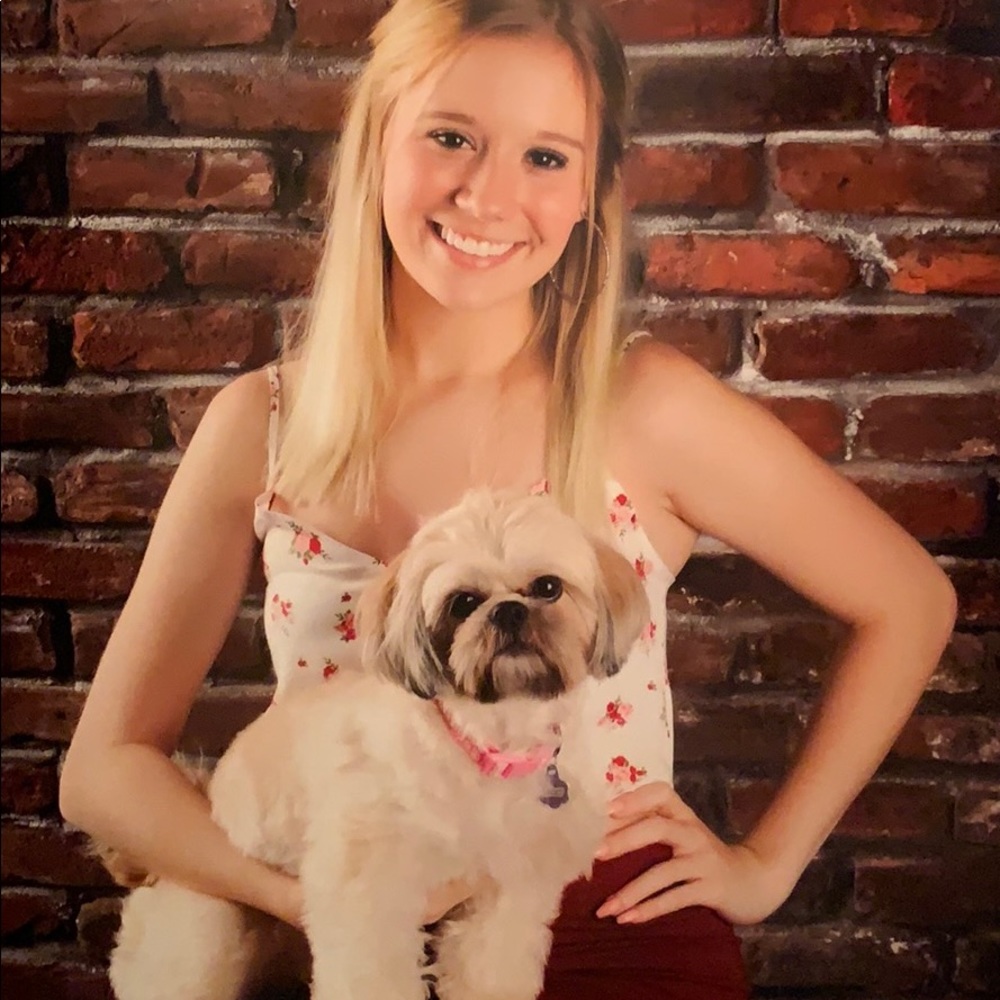 Meet your Posher, Brooke